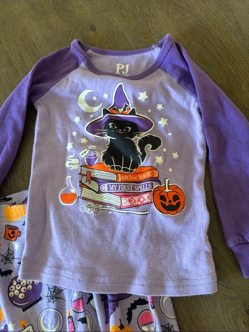 The Children’s Place Purple Halloween Witch Cat Kids Pajama Set